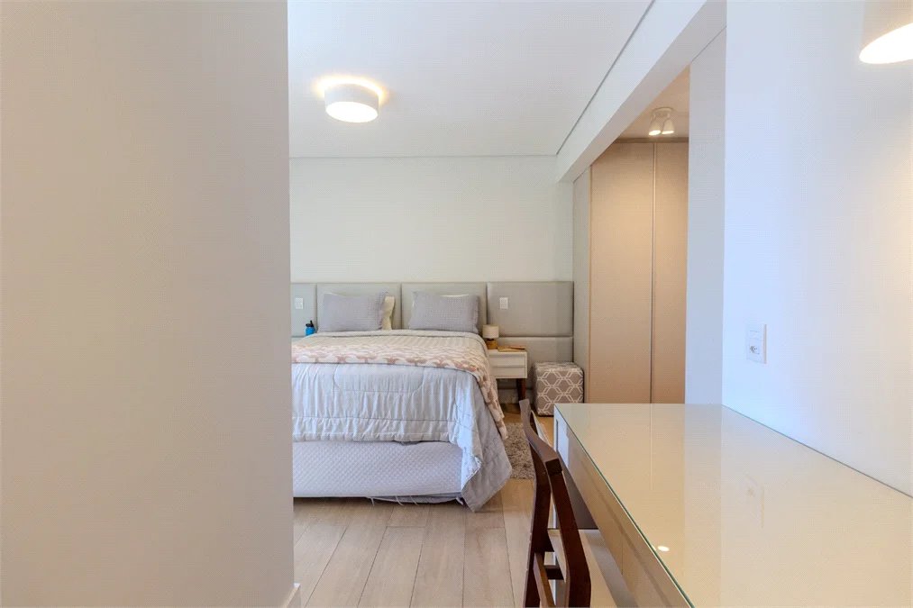 Apartamento à venda com 3 suítes em Vila Ipojuca, São Paulo, SP