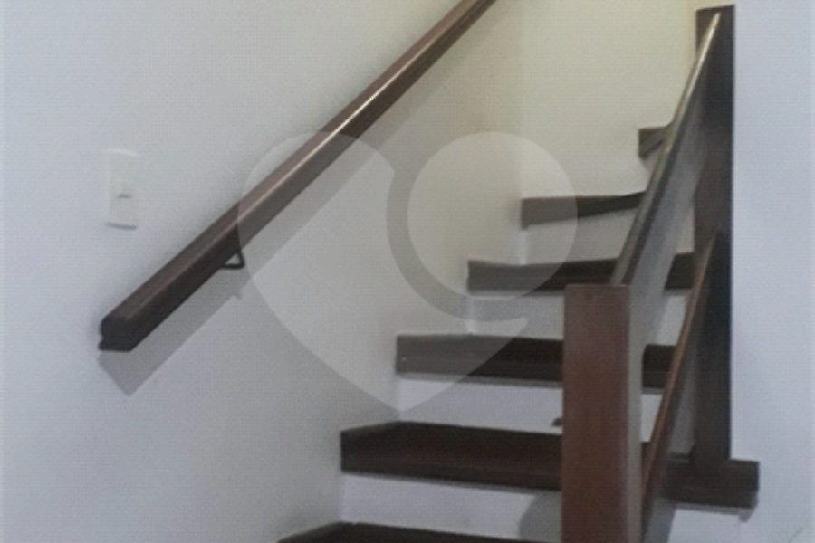 Casa à venda com 3 quartos, sendo 1 suíte, no condomínio Barbará Ii, São Paulo - SP