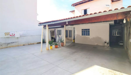 Sobrado à venda com 4 quartos, sendo 1 suíte, em Residencial Monte Verde, Indaiatuba, SP