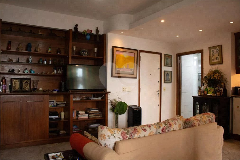 Apartamento à venda com 3 quartos, sendo 1 suíte, em Copacabana, Rio de Janeiro, RJ