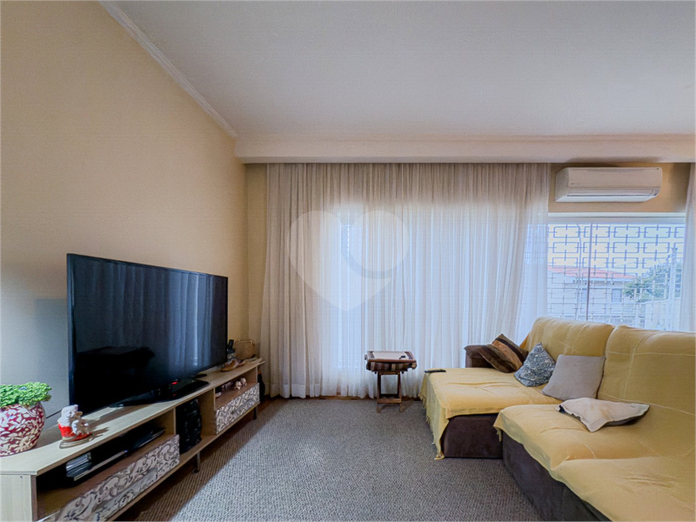 Casa à venda com 3 quartos, sendo 2 suítes,  em Jardim da Saúde, São Paulo, SP