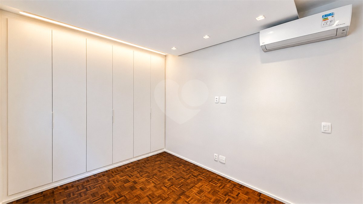 Apartamento à venda com 3 quartos, sendo 1 suíte, em Jardim Paulista, São Paulo, SP