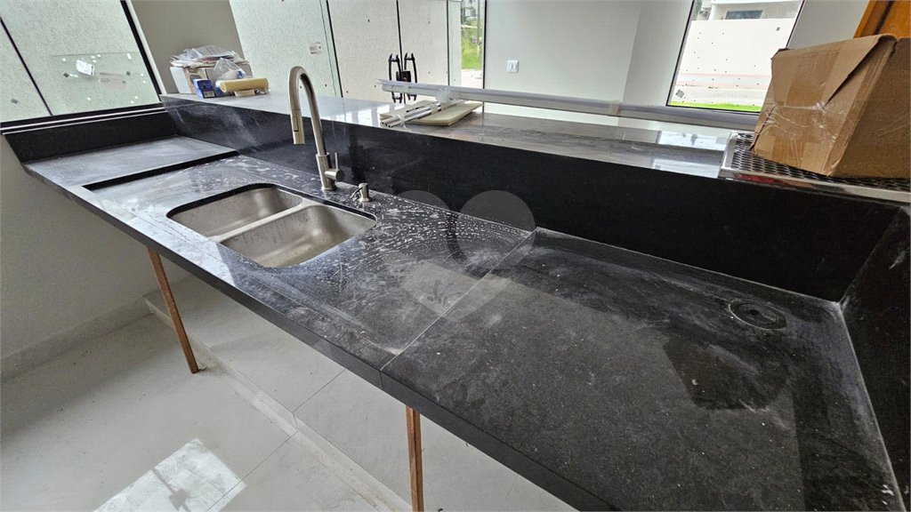 Casa à venda com 3 quartos, sendo 1 suíte, no condomínio Grand Park, Rio de Janeiro - RJ