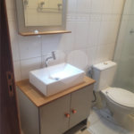 Indaiatuba - Venda - Apartamento no Condomínio Portal das Flores com 64 m², 3 dorms, sendo 2 com armários planejados, , WC social, cozinha planejada e totalmente integrada com a lavanderia, varanda, , 02 vagas de garagem. Excelente localização, a poucos metros do Shopping Polo, mercados, padaria,