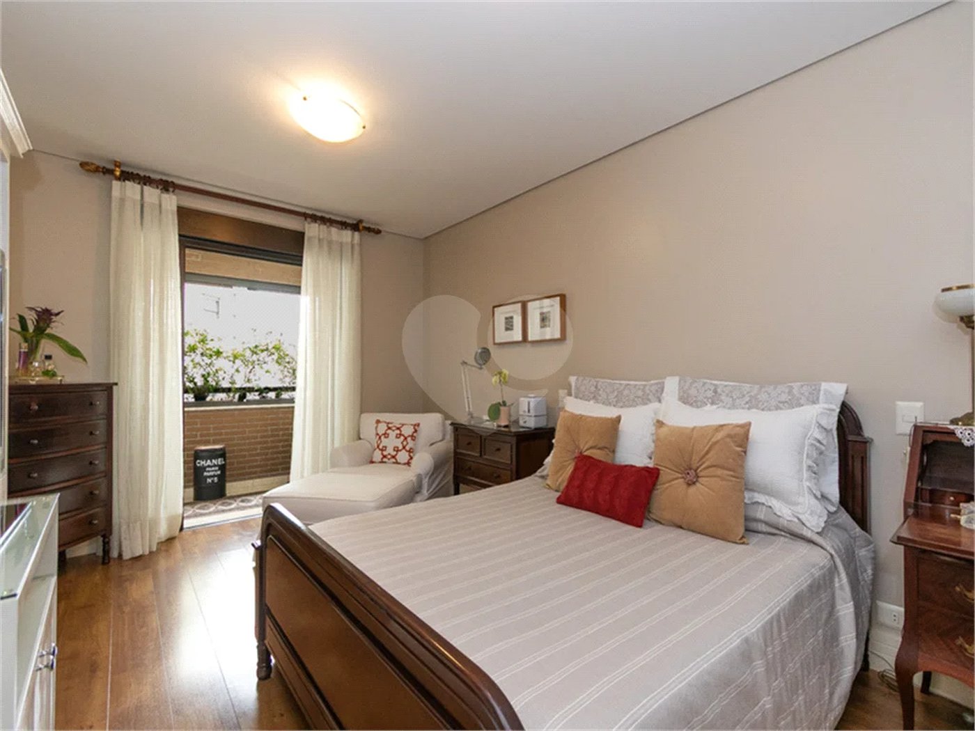 Apartamento de 233 m² à venda em Higienópolis com 4 dormitórios.