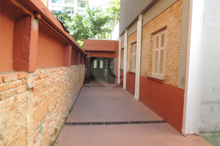 Excelente Casa Térrea Comercial em Região Nobre !!!