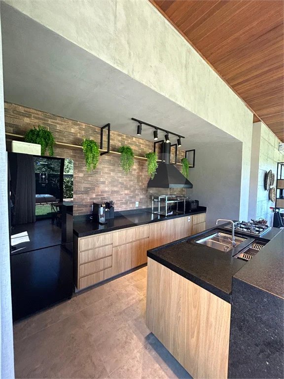 Belíssima Casa à venda com 453m², 4 suítes e 5 vagas de garagem em Atibaia!!!!