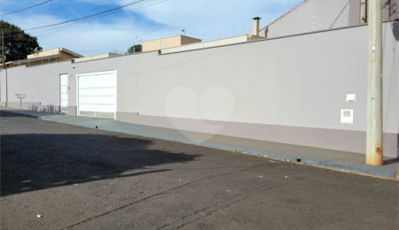 Casa à venda com 3 quartos, sendo 1 suíte,  em Vila Suconasa, Araraquara, SP