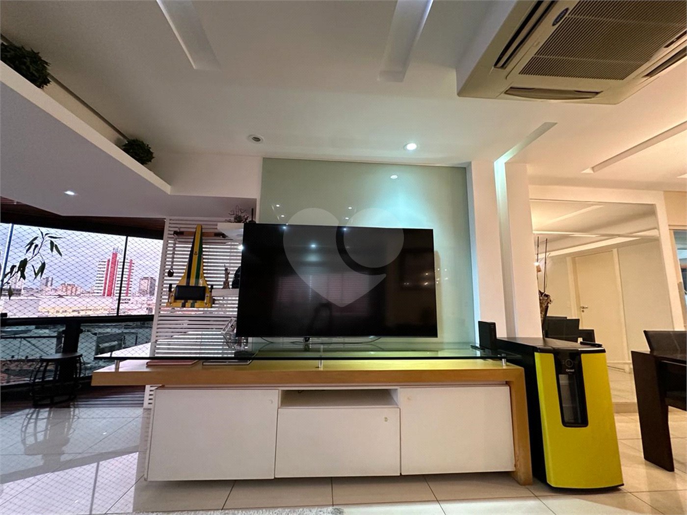 Apartamento à venda ou para alugar com 4 quartos, sendo 1 suíte, no Centro, Mogi das Cruzes, SP