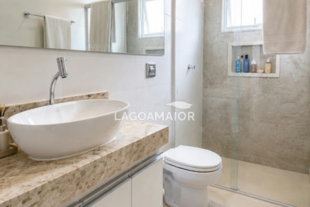 Casa à venda com 3 quartos, sendo 1 suíte,  no condomínio Portal Das Àguas, Três Lagoas - MS
