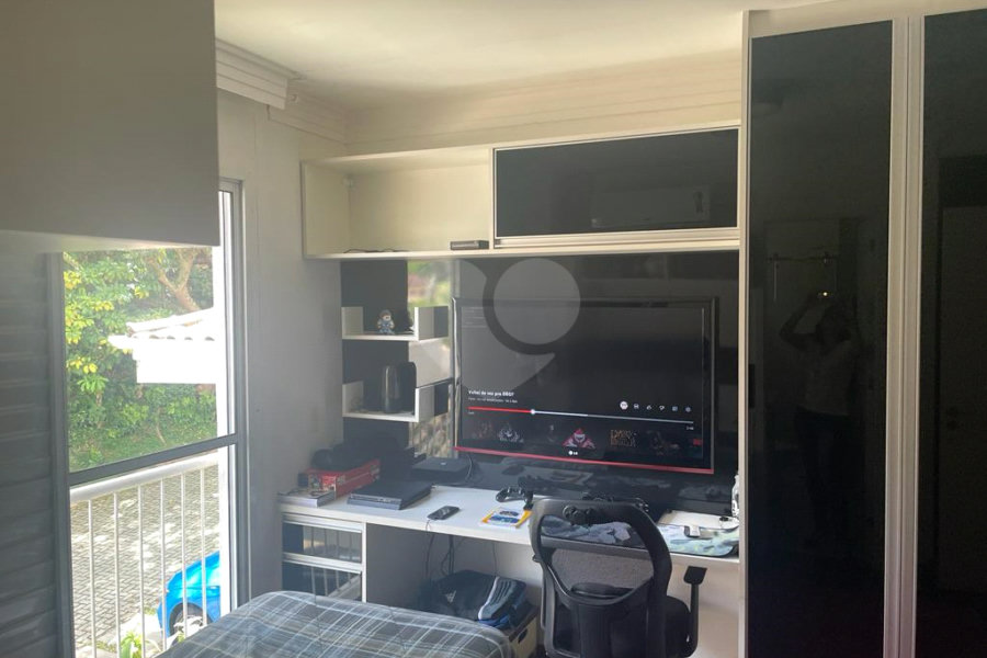 Casa à venda com 4 quartos, sendo 3 suítes,  no condomínio The House, São Paulo - SP