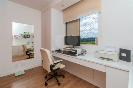 Apartamento à venda com 3 quartos, sendo 1 suíte, em Jardim Marajoara, São Paulo, SP