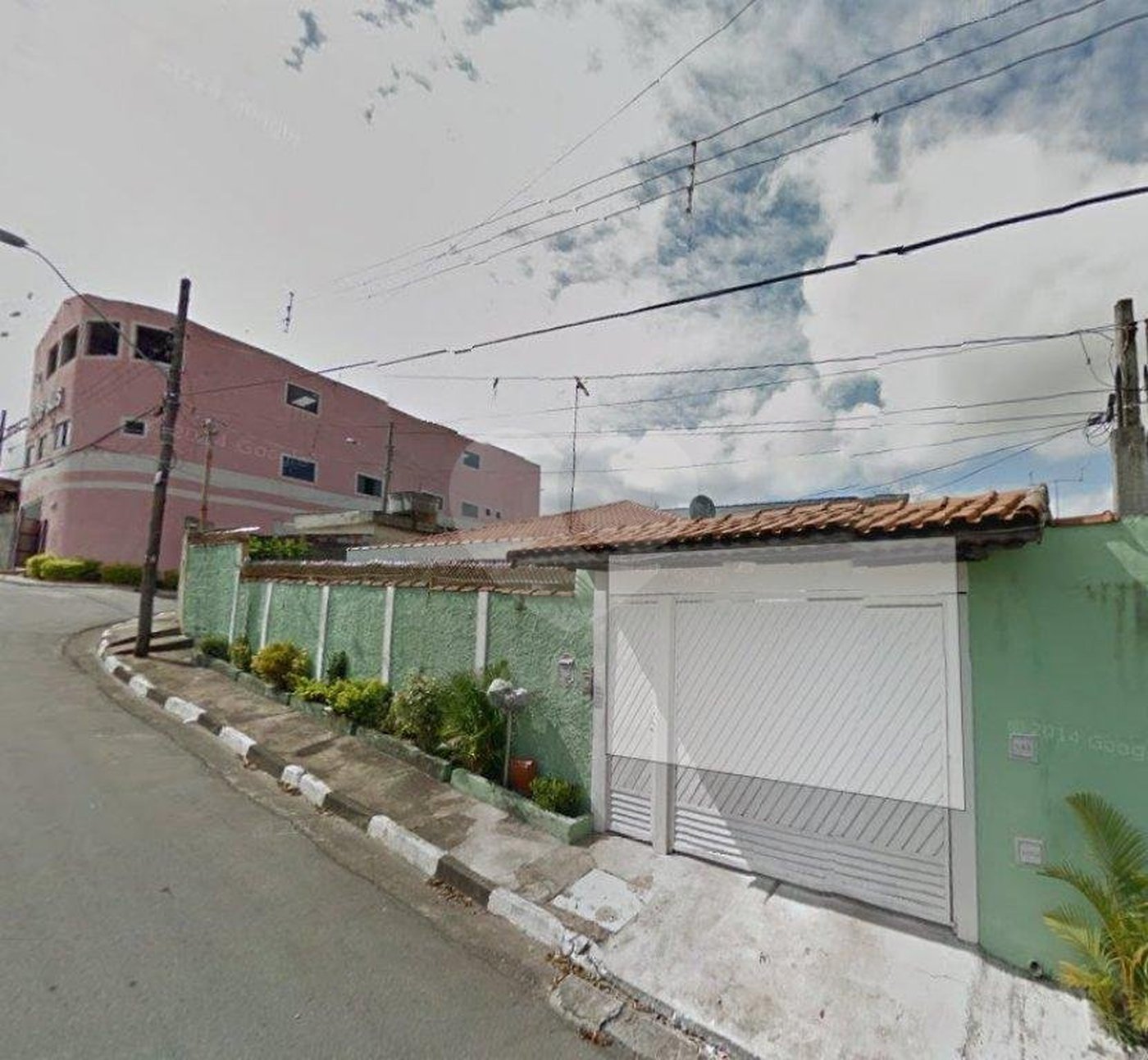 Casa Térrea à venda com 3 quartos, sendo 1 suíte, em Parque Industrial Cumbica, Guarulhos, SP