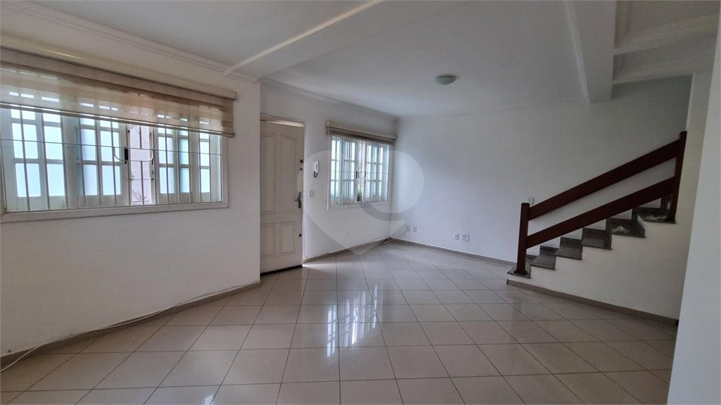 Casa à venda com 3 quartos, sendo 1 suíte,  no condomínio Residencial Villagio, São Paulo - SP