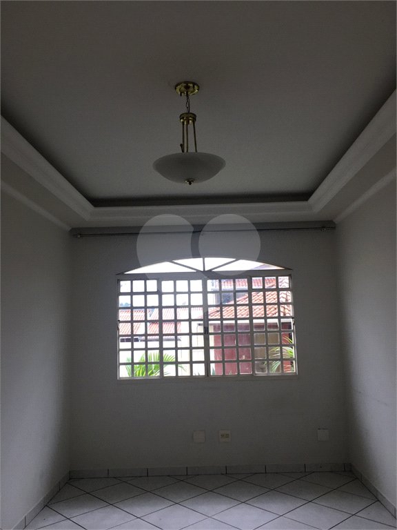 Sobrado à venda com 4 quartos, sendo 1 suíte, em Vila Rubens, Indaiatuba, SP
