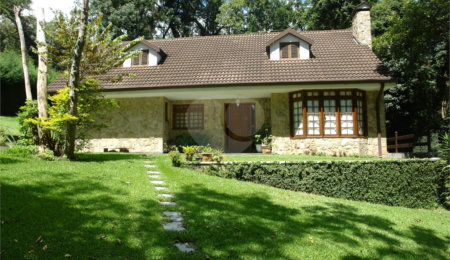 Casa à venda com 3 suítes no condomínio Jardim da Montanha I, Mairiporã - SP