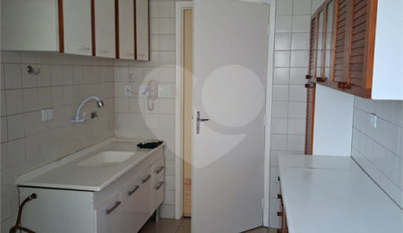 Apartamento à venda com 2 quartos em Parque Maria Domitila, São Paulo, SP