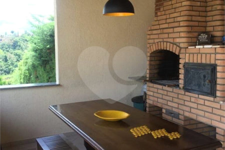 Casa à venda com 3 quartos, sendo 1 suíte,  no condomínio Vista Alegre, Bom Jesus dos Perdões - SP