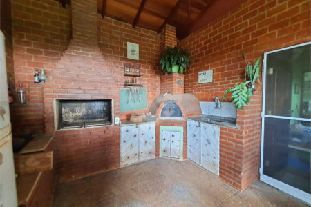 Chácara à venda com 3 quartos, sendo 2 suítes,  em Estância San Remo, Atibaia, SP