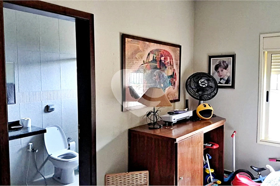 Casa à venda com 8 quartos, sendo 4 suítes, em Roseira, Mairiporã, SP