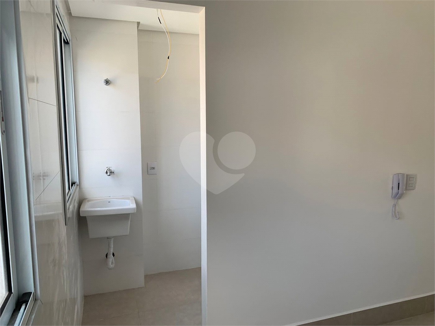 Casa à venda com 2 suítes no condomínio Residencial Napoles, São Paulo - SP