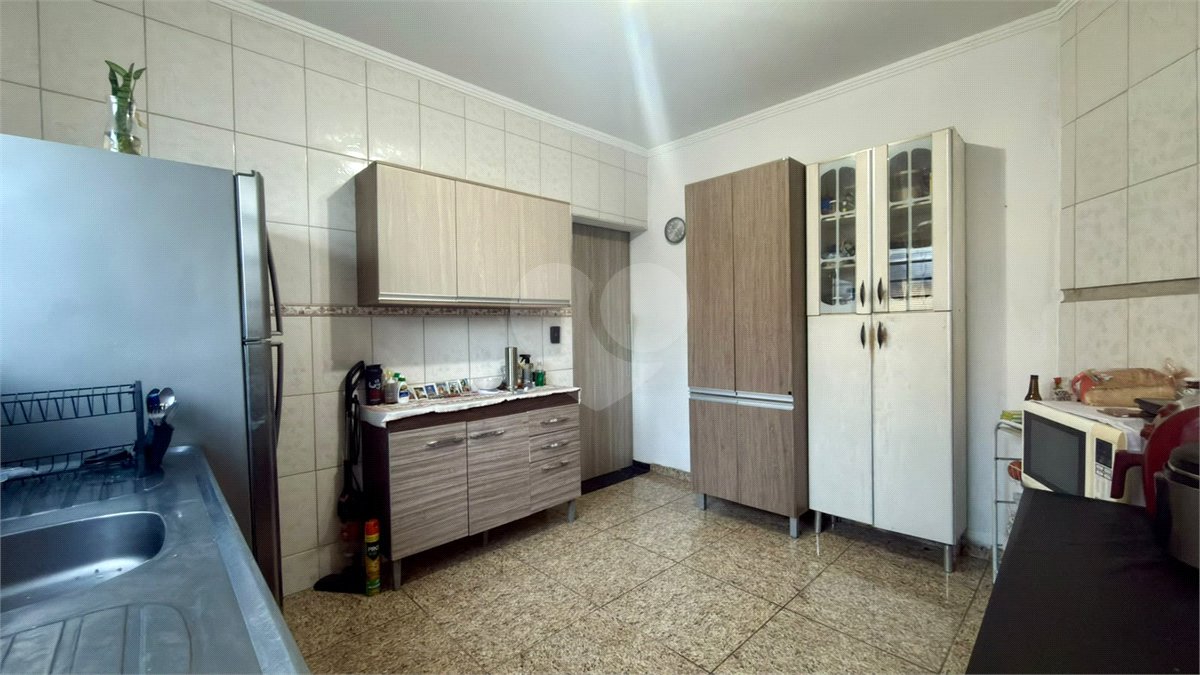 Sobrado à venda com 4 quartos, sendo 1 suíte, em Jardim Wanel Ville V, Sorocaba, SP