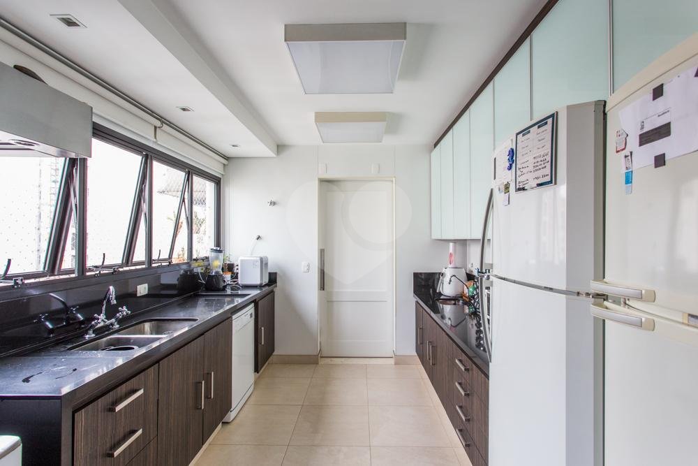 Apartamento à venda com 3 suítes em Campo Belo, São Paulo, SP