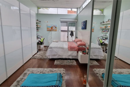 Casa à venda com 5 quartos, sendo 2 suítes, no condomínio Swiss Park, São Bernardo do Campo - SP