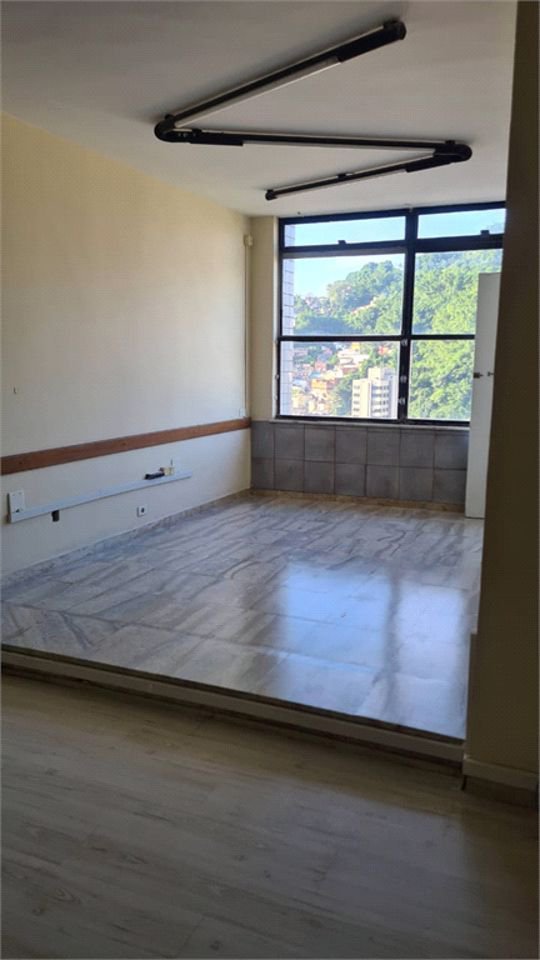 Sala Comercial à venda, Centro, Santos - SA0018.