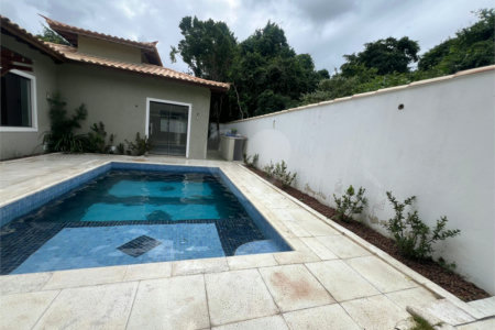 Casa à venda com 3 suítes em Caravelas, Armação dos Búzios, RJ