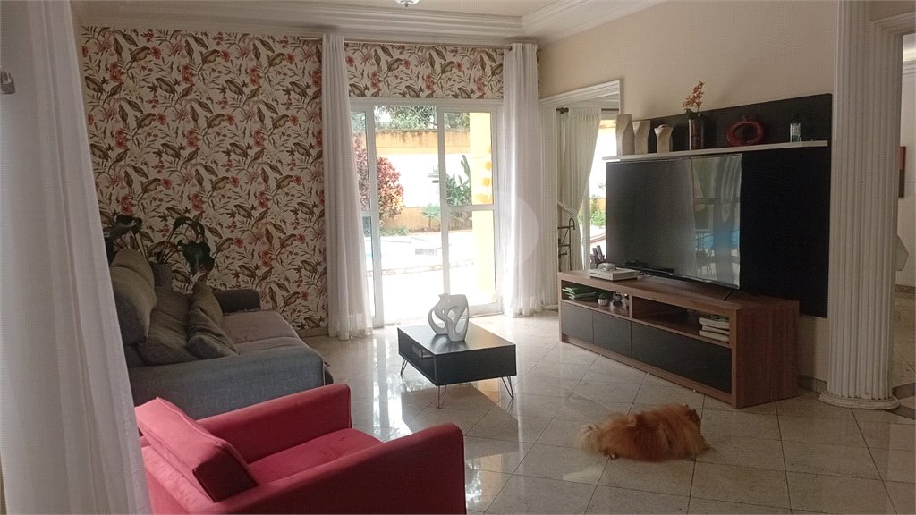 Casa à venda com 4 quartos, sendo 2 suítes, no condomínio Canamari, São Paulo - SP