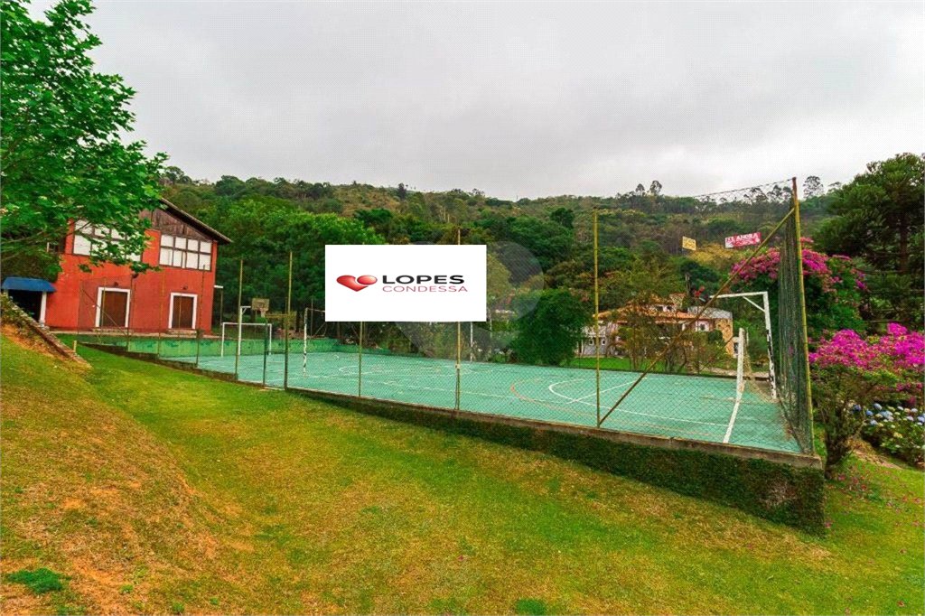 Casa à venda com 5 quartos, sendo 1 suíte, no condomínio Canada Village, Mairiporã - SP