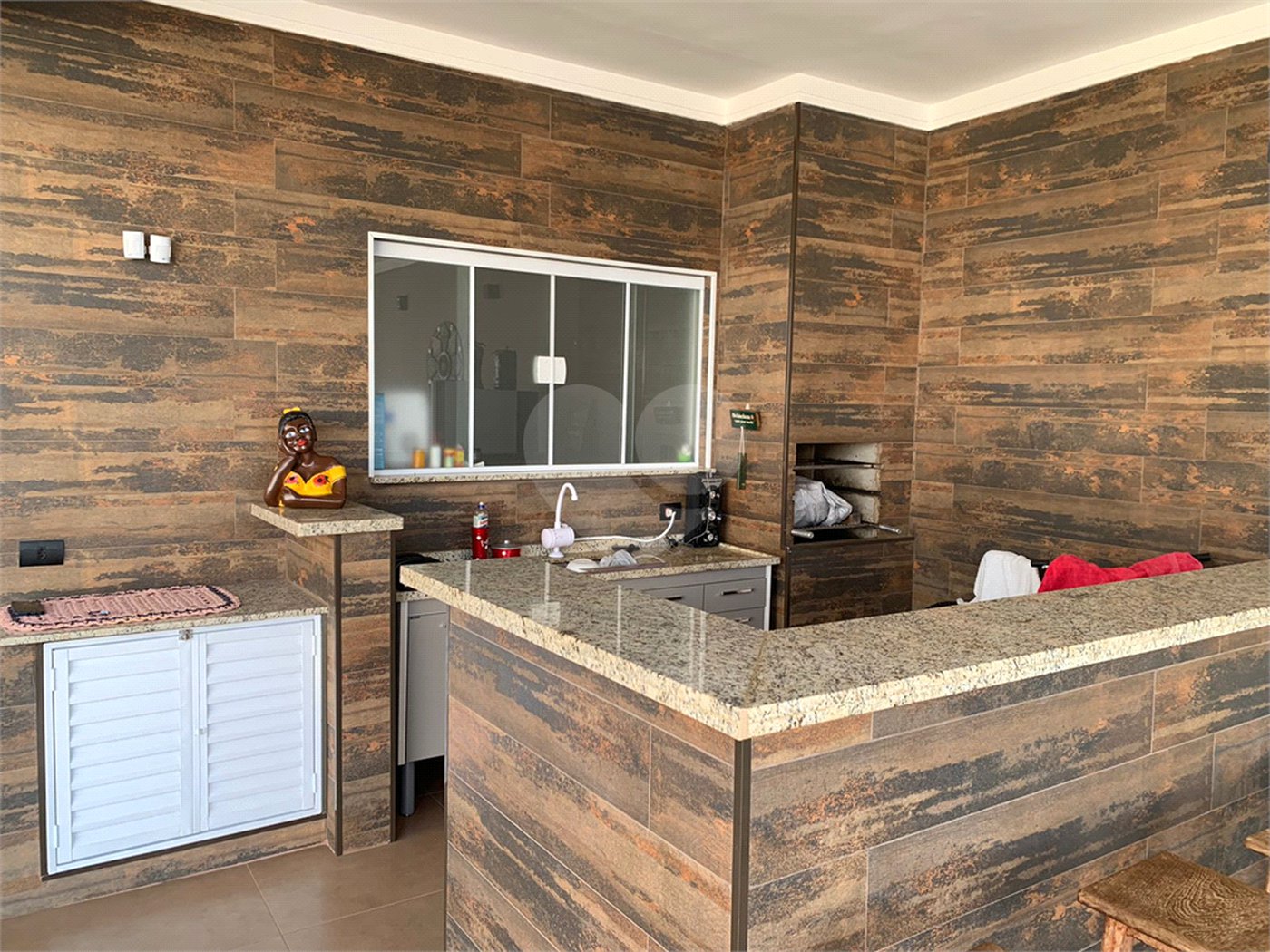 Casa térrea com piscina para venda no Residencial Arcoville