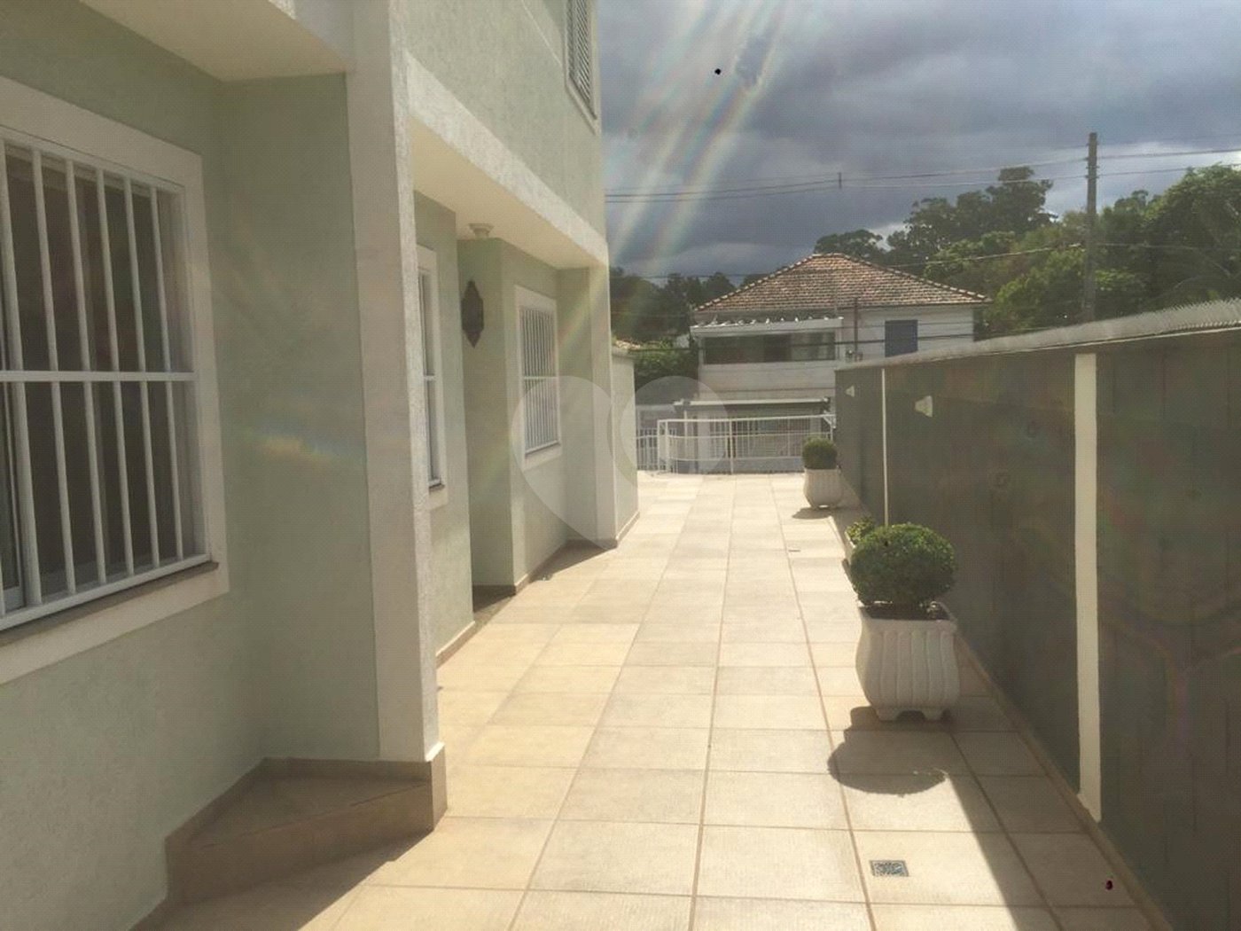Casa à venda com 3 quartos, sendo 1 suíte, no condomínio Morada do Horto, São Paulo - SP