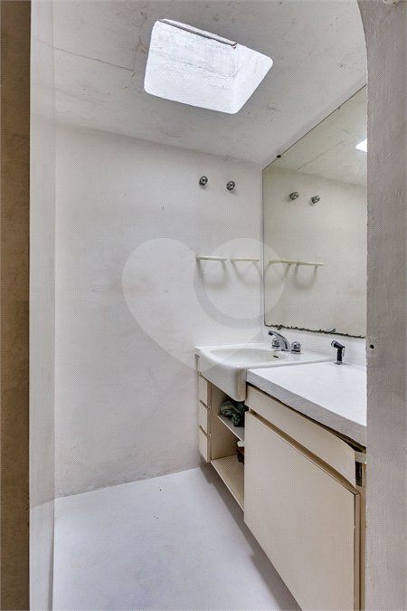 Casa de Vila à venda ou para alugar com 4 quartos, sendo 1 suíte, em Granja Julieta, São Paulo, SP