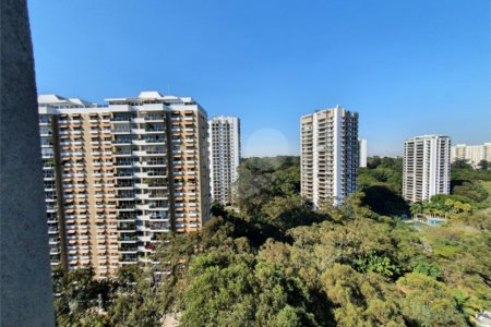 Apartamento à venda com 3 quartos, sendo 2 suítes, em Alto da Boa Vista, São Paulo, SP
