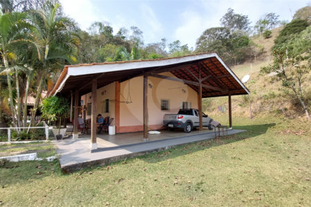 Sítio à venda com 2 quartos no Centro, Piracaia, SP
