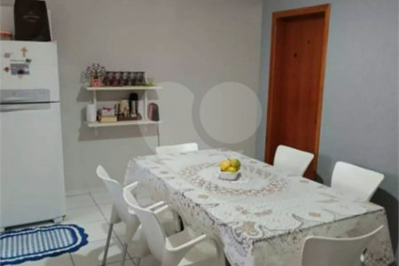 Sobrado à venda com 3 quartos, sendo 1 suíte, em Jardim Karolyne, Votorantim, SP