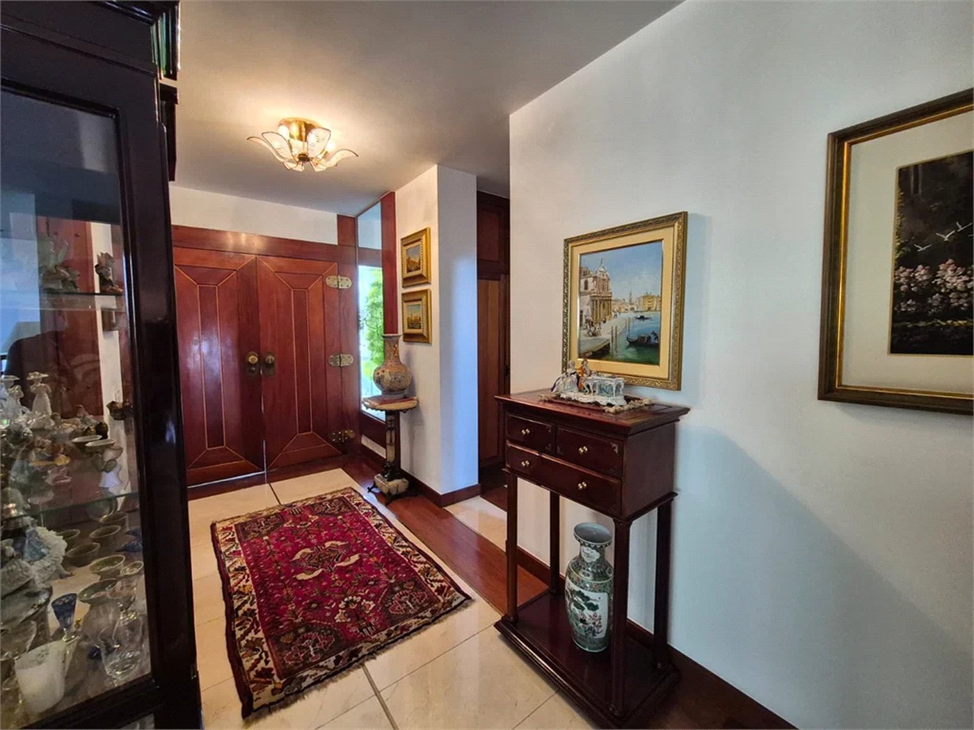 Casa de Vila à venda ou para alugar com 4 quartos, sendo 2 suítes, em Jardim Leonor, São Paulo, SP