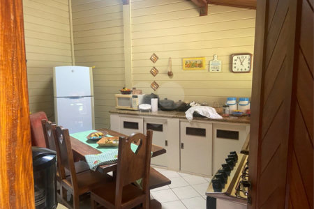 Casa à venda com 3 quartos, sendo 1 suíte,  no Centro, Araçoiaba da Serra, SP