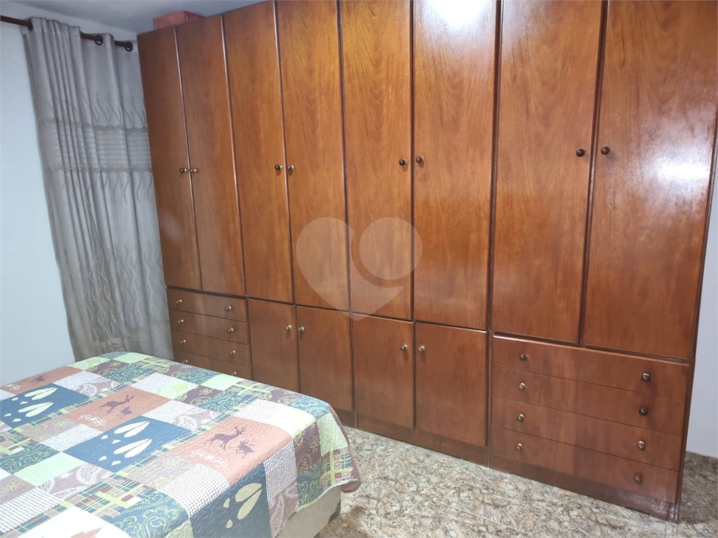 Sobrado à venda com 3 quartos, sendo 1 suíte,  em Jardim Campo Limpo, São Paulo, SP