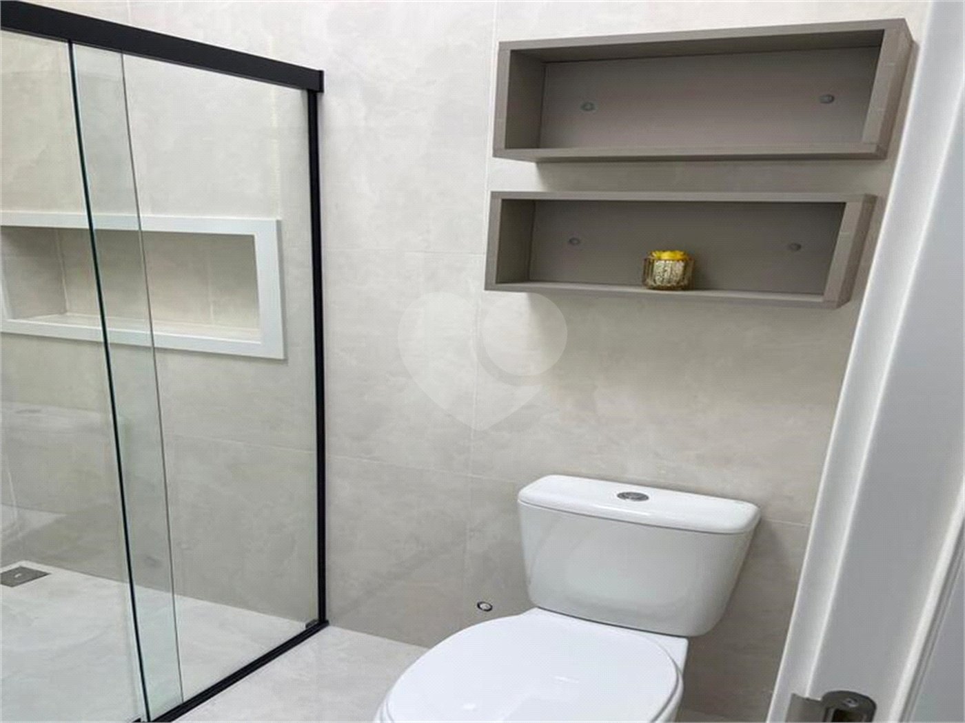 Casa à venda com 3 suítes no condomínio Residencial Maria Dulce, Indaiatuba - SP