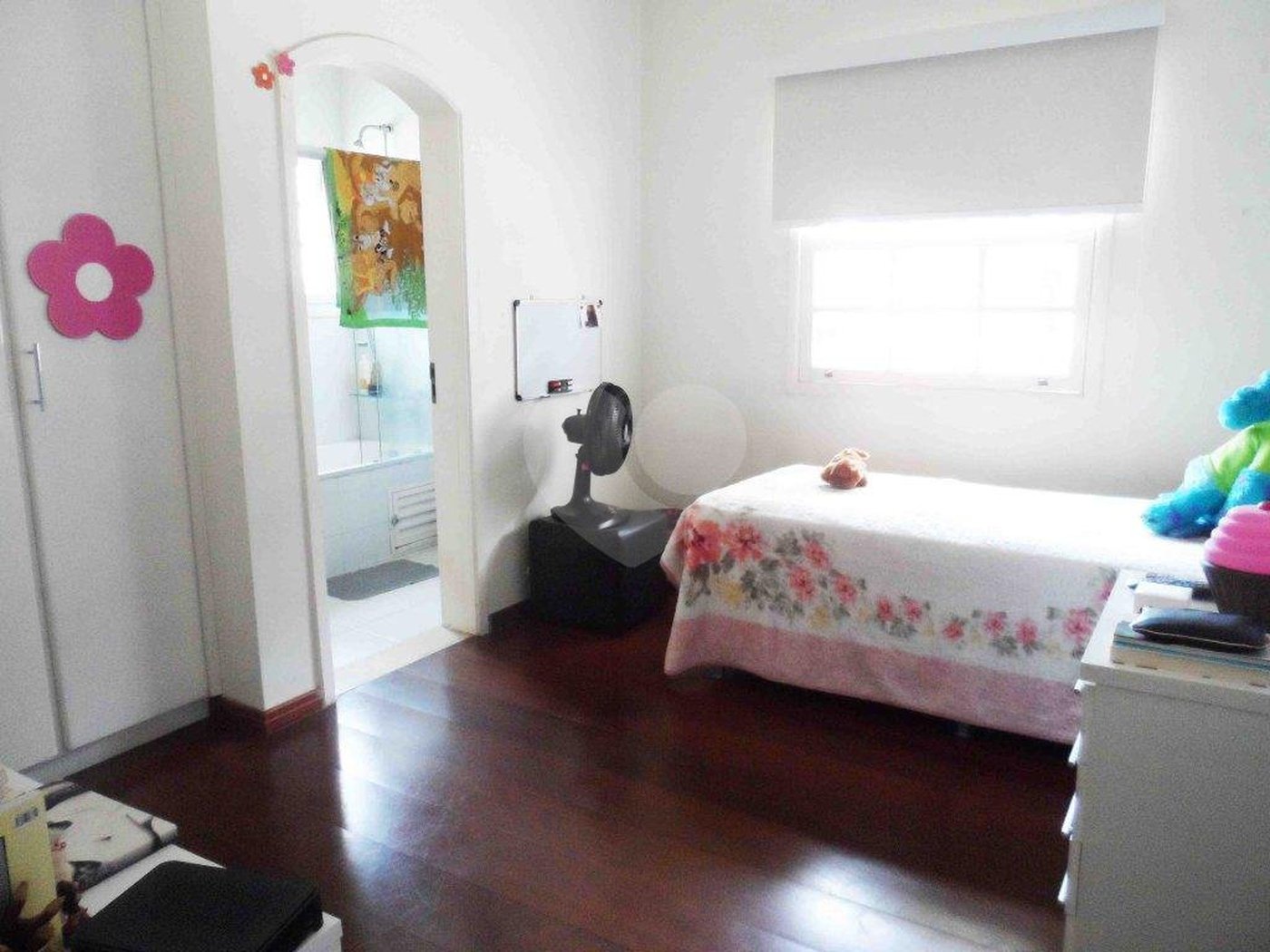 Sobrado à venda com 5 quartos, sendo 3 suítes, em Interlagos, São Paulo, SP