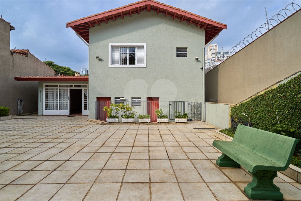 Sobrado à venda com 4 quartos, sendo 1 suíte, em Brooklin Velho, São Paulo, SP