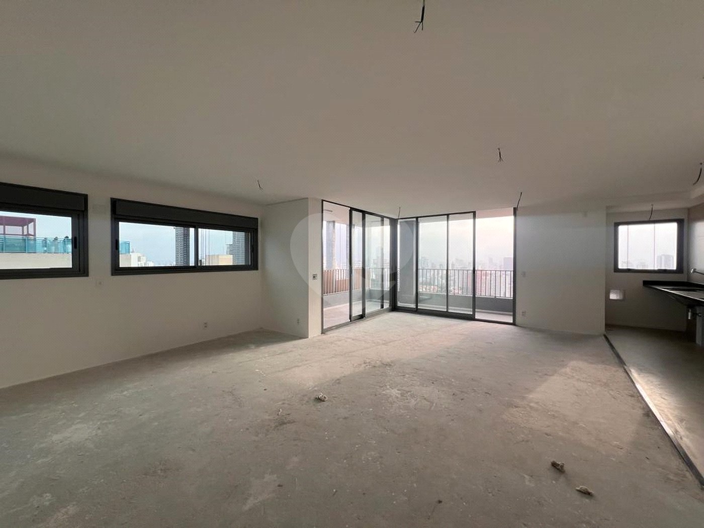 Apartamento à venda com 3 quartos, sendo 1 suíte, em Pinheiros, São Paulo, SP