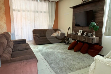 Casa à venda com 3 quartos, sendo 1 suíte,  no condomínio Jd Portugal, Sorocaba - SP