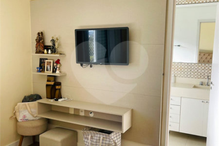 Apartamento à venda com 3 quartos, sendo 1 suíte,  em Vila Suissa, Mogi das Cruzes, SP