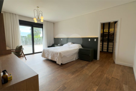 Casa à venda com 4 suítes no condomínio Parque Residencial Kurumin, Itu - SP