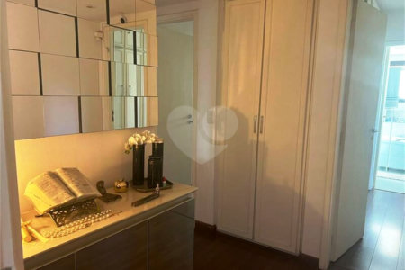 Apartamento à venda com 3 quartos, sendo 2 suítes,  em Fazenda Morumbi, São Paulo, SP