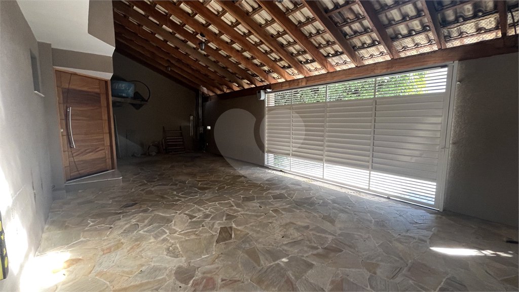 Sobrado à venda com 3 suítes em Jardim Maristela, Atibaia, SP